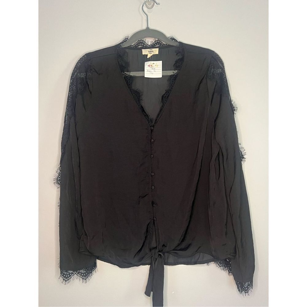 Entro black button front lace trim blouse NWOT
